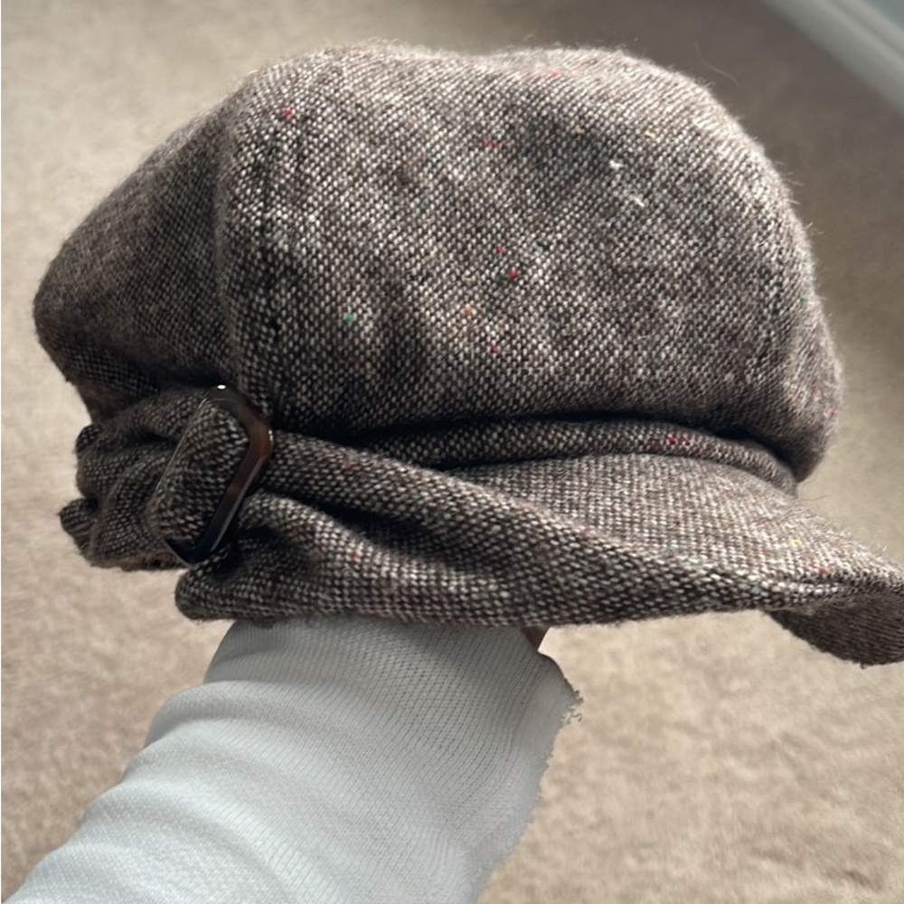 Bundle of 7 women newsboy hats.